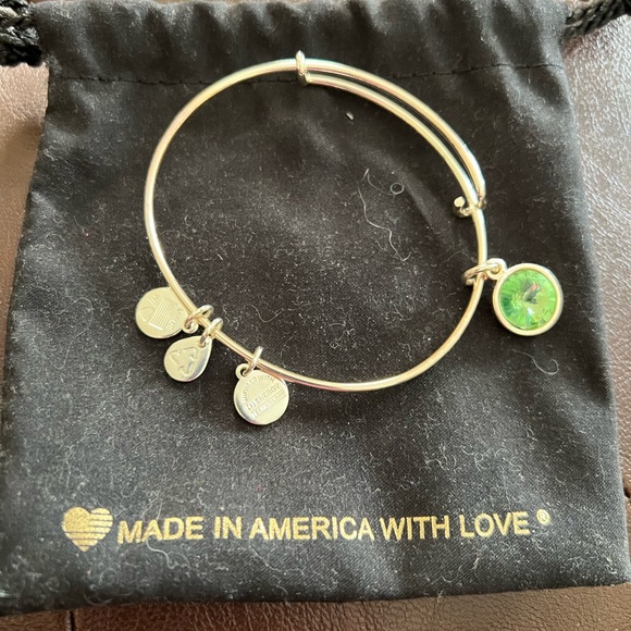Alex and Ani August birthstone Peridot bracelet never worn - Picture 3 of 5
